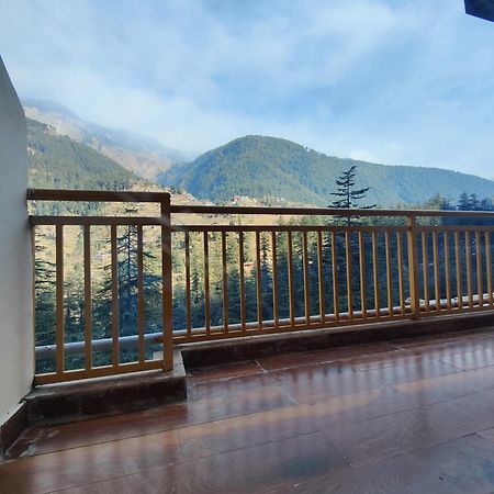 The Woodpecker Inn & Cafe, Jibhi Luaran gambar